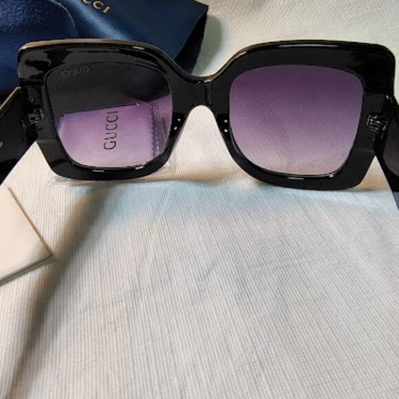BEAUTIFUL GUCCI SUNGLASSES - BRAND NEW WITH BOX, DUST BAG & CASE- MADE IN ITALY - Picture 7 of 9